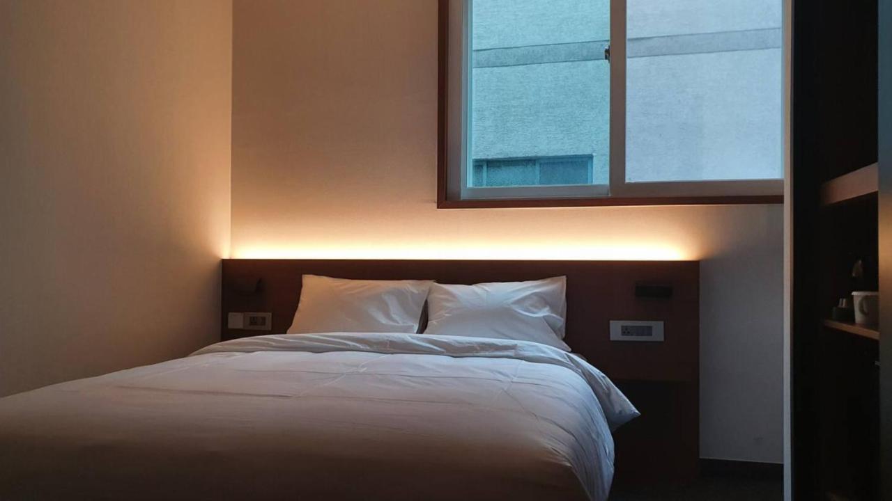 Pillowsopher Hongdae 酒店 *