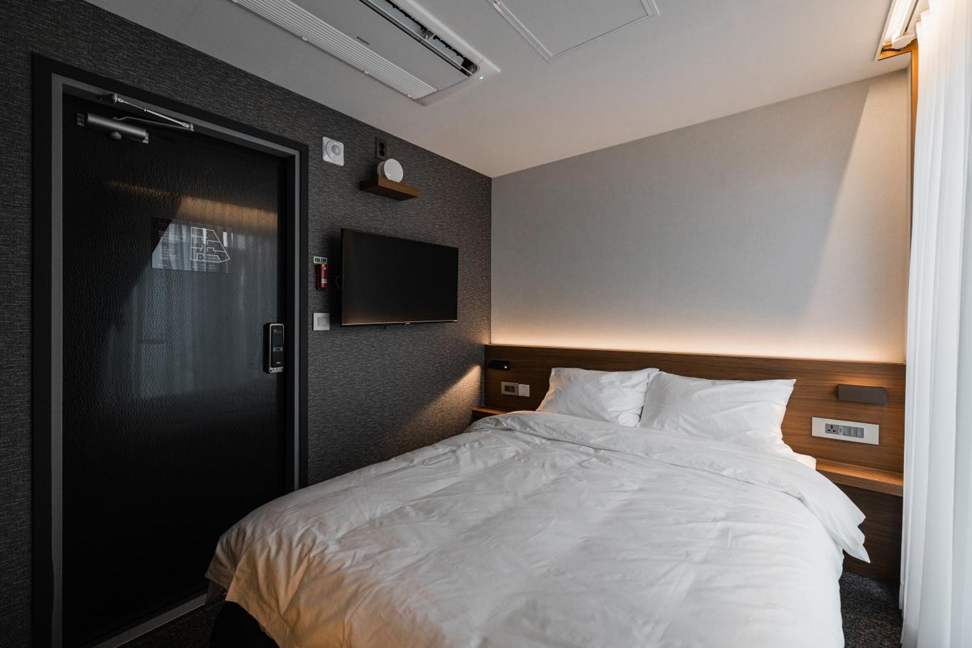 Pillowsopher Hongdae 酒店